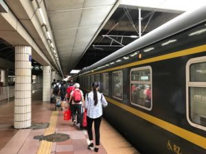 剣客クエスト：中国「剣客武者修行」が終了し電車で香港に移動
