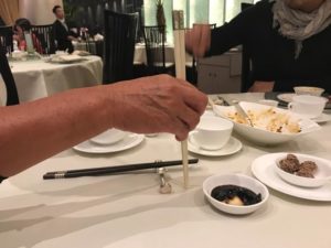 「剣聖」が香港に降臨！必殺「袈裟斬り」の稽古をつけてもらう